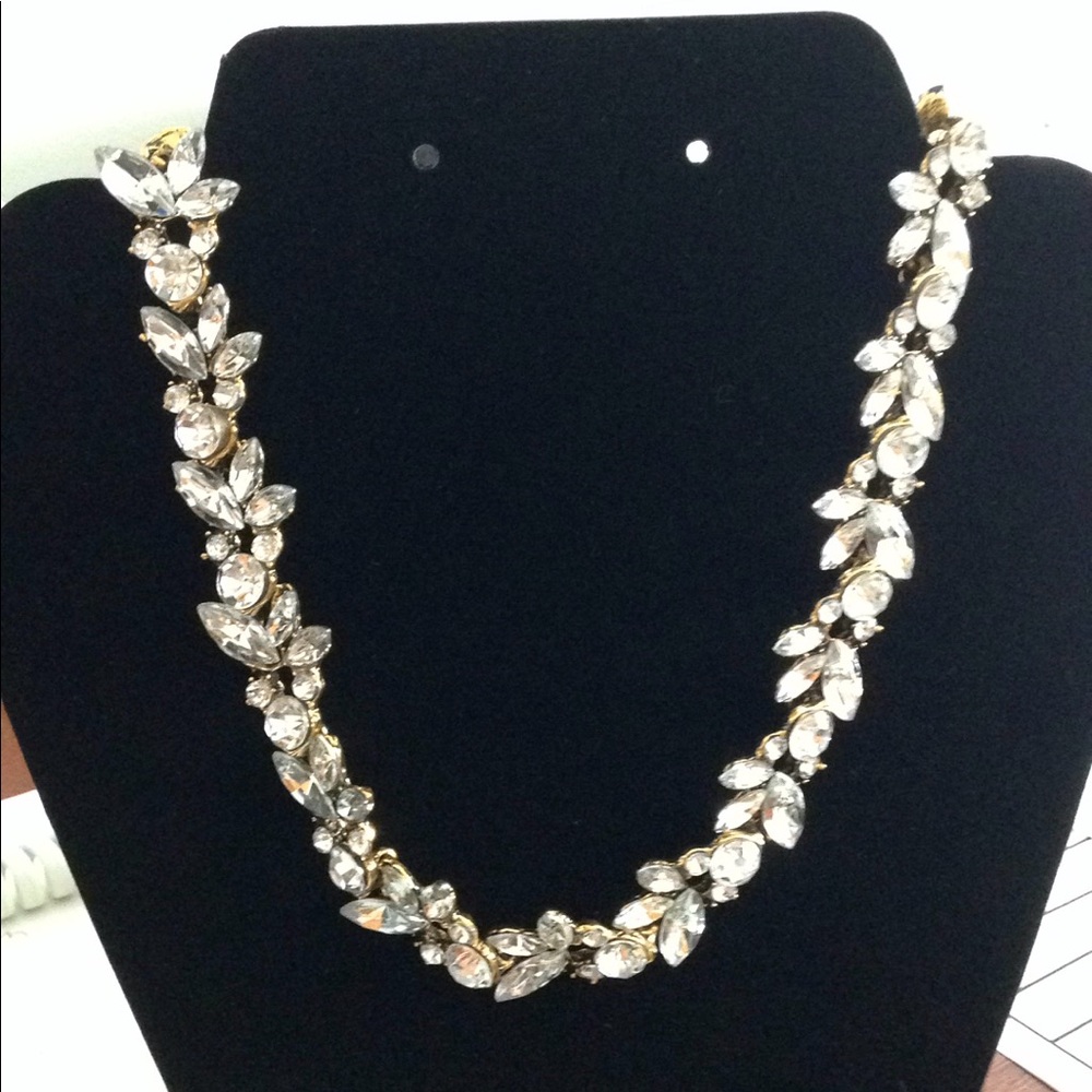 🔥4 for $20.00 🔥Crystal simulated teardrops necklace.